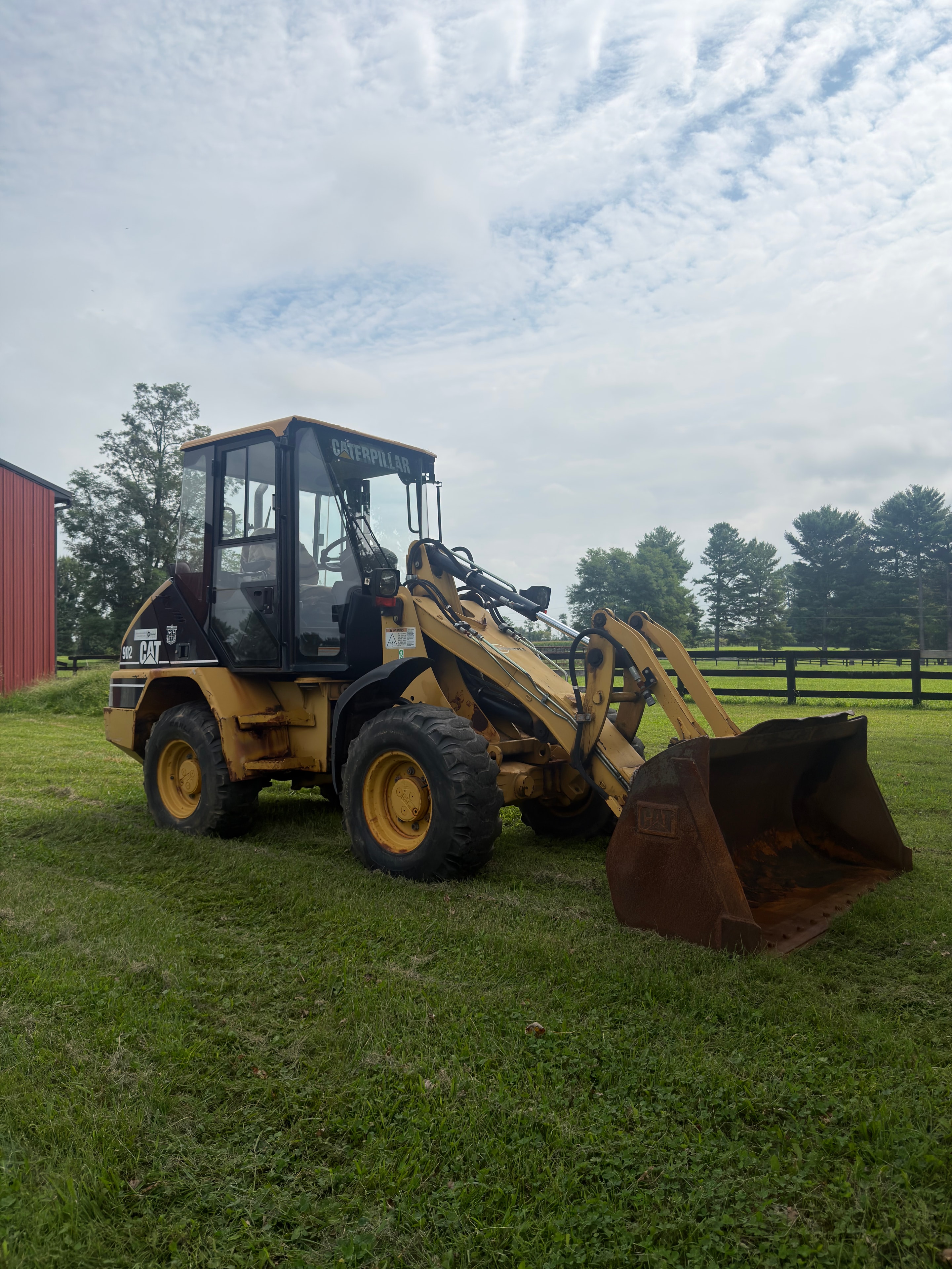 2005 Caterpillar 902